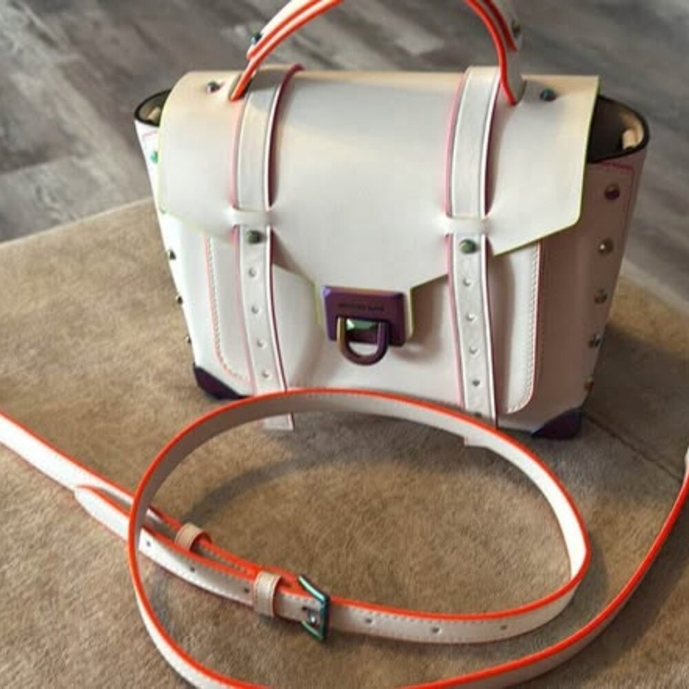 Manhattan Medium Contrast-Trim Leather Satchel